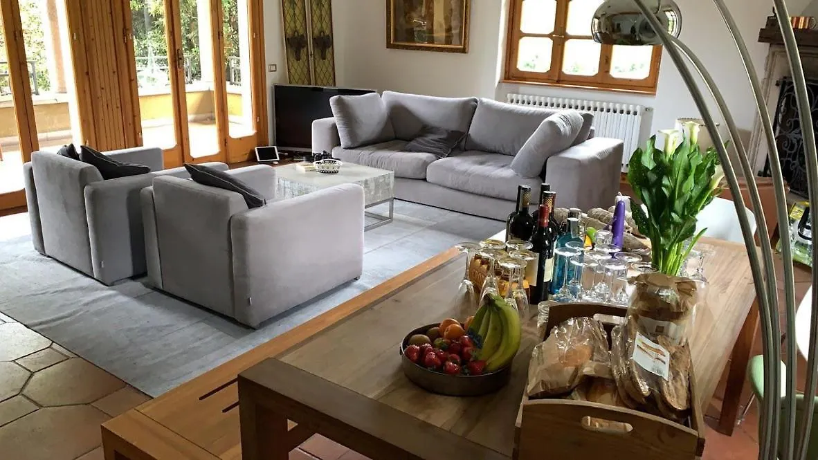 Villa Am See In Bella Italia Travedona
