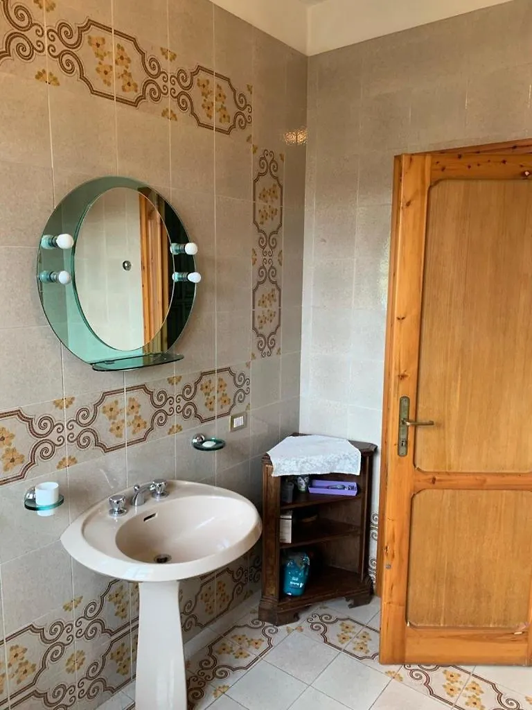 Villa Haus Am See In Bella Italia Travedona Italy